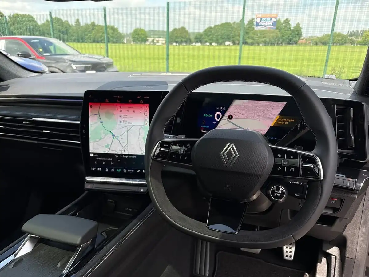 2024-renault-austral-12-iconic-esprit-alpine-big-17