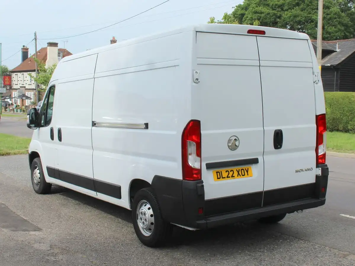 2022-vauxhall-movano-22cdti-l3-h2-3500-dynamic-140pseu6d-big-2