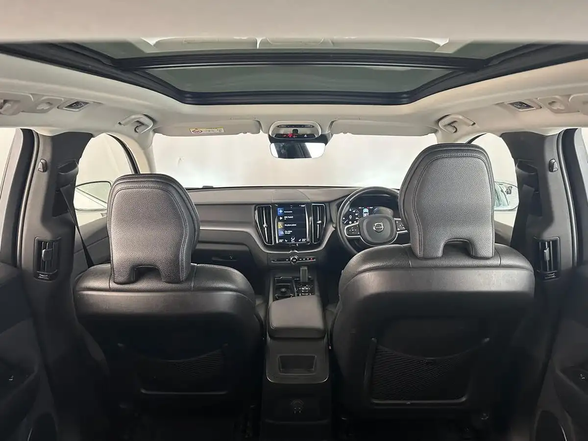 2021-volvo-xc60-20-t6-inscription-expression-340bhp-big-11