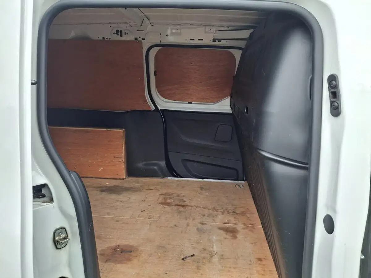 2022-vauxhall-combo-15cdti-dynamic-2300-100pseu6dt-l2h1-panel-big-25