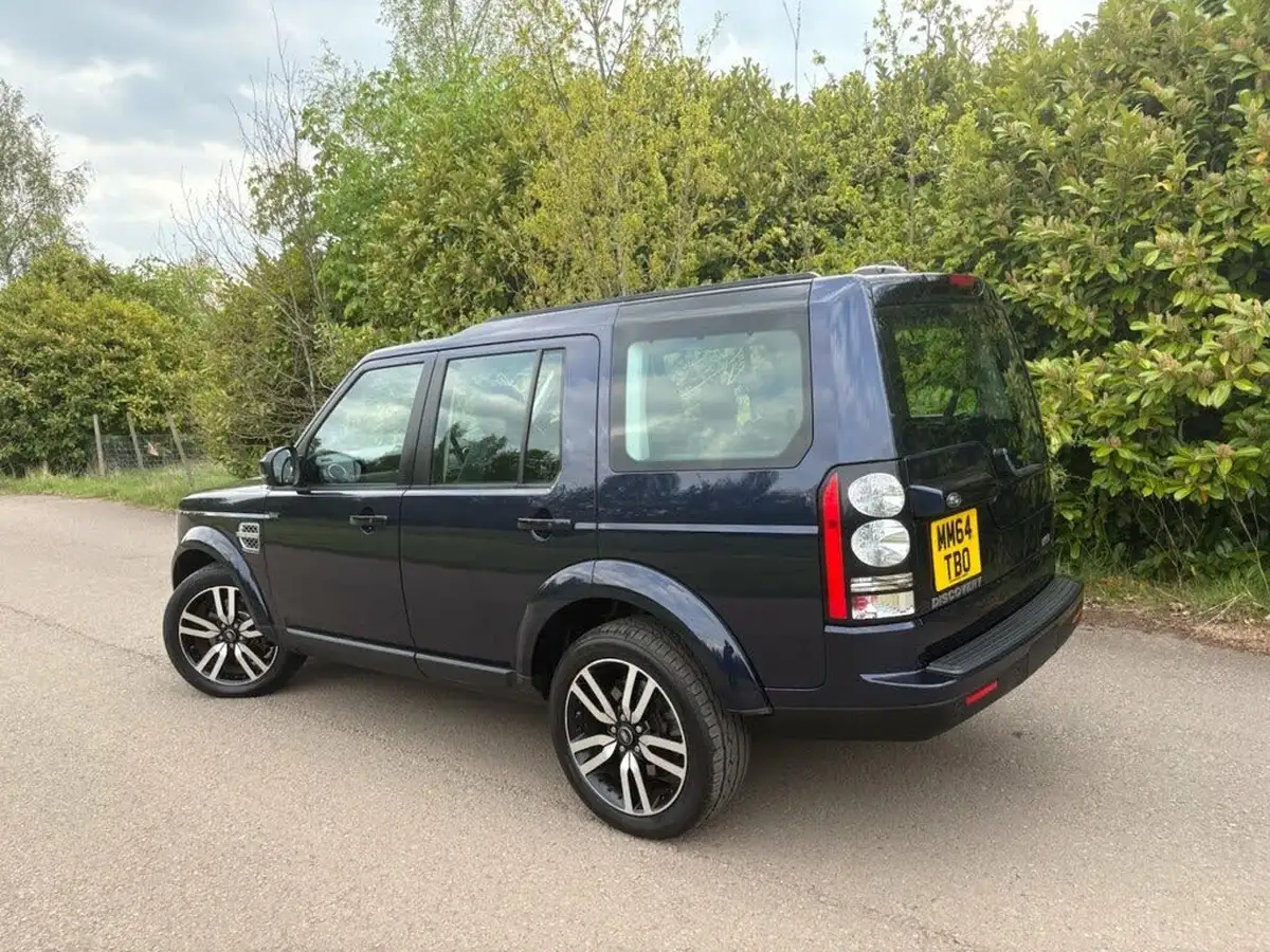 2014-land-rover-discovery-4-30-sd-v6-hse-big-2
