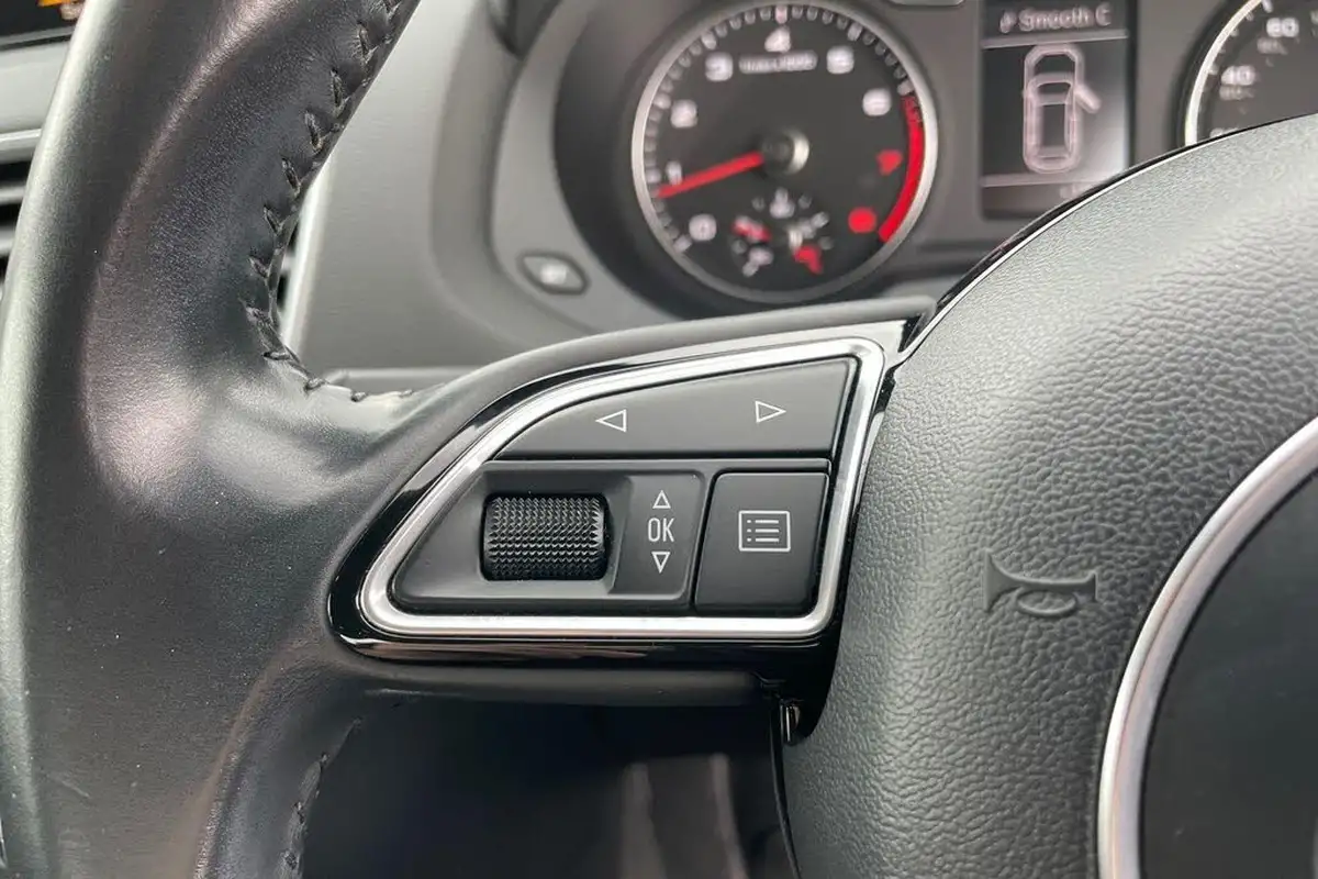 2016-audi-q3-14-tfsi-se-big-37