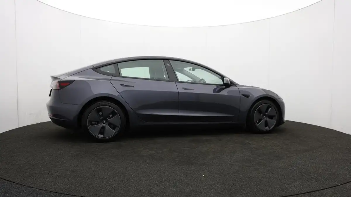 2021-tesla-model-3-e-long-range-awd-big-32