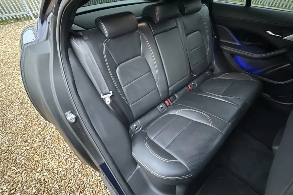 2024-jaguar-i-pace-ev400-r-dynamic-hse-black-big-11