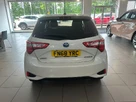 2018-toyota-yaris-15-vvt-i-design-hybrid-small-5