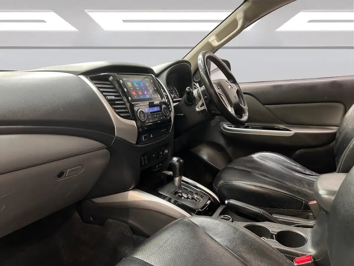 2019-mitsubishi-l200-24di-d-warrior-eu6b-auto-big-9