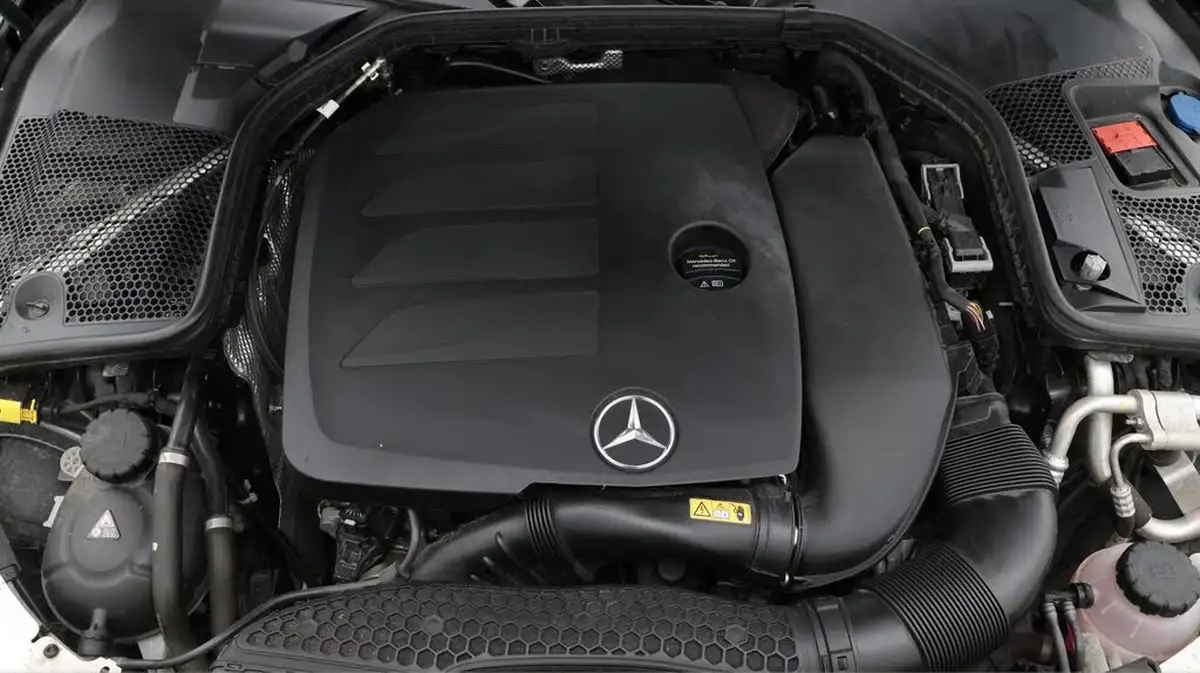 2020-mercedes-benz-c-class-15-c200-sport-ss-saloon-4d-big-19