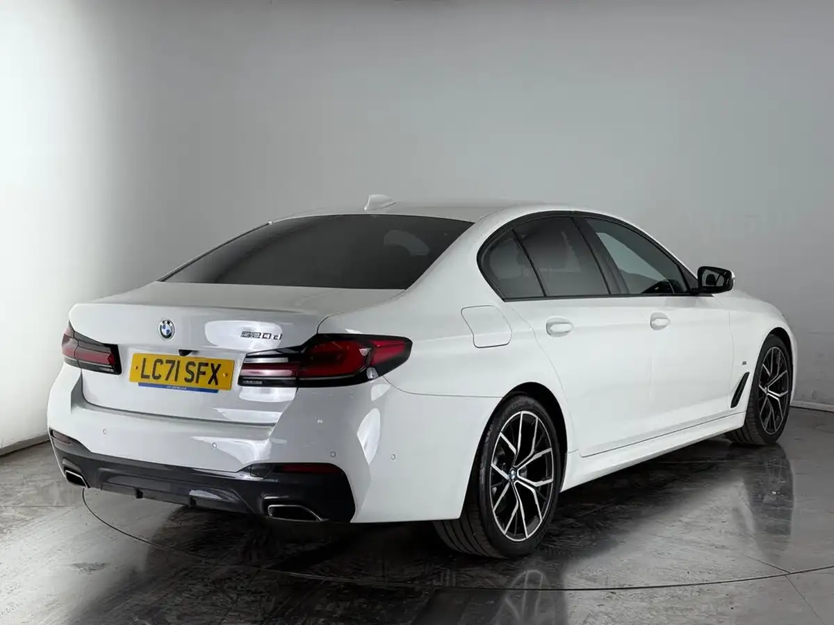 2021-bmw-5-series-20td-520d-m-sport-mht-saloon-4d-big-3