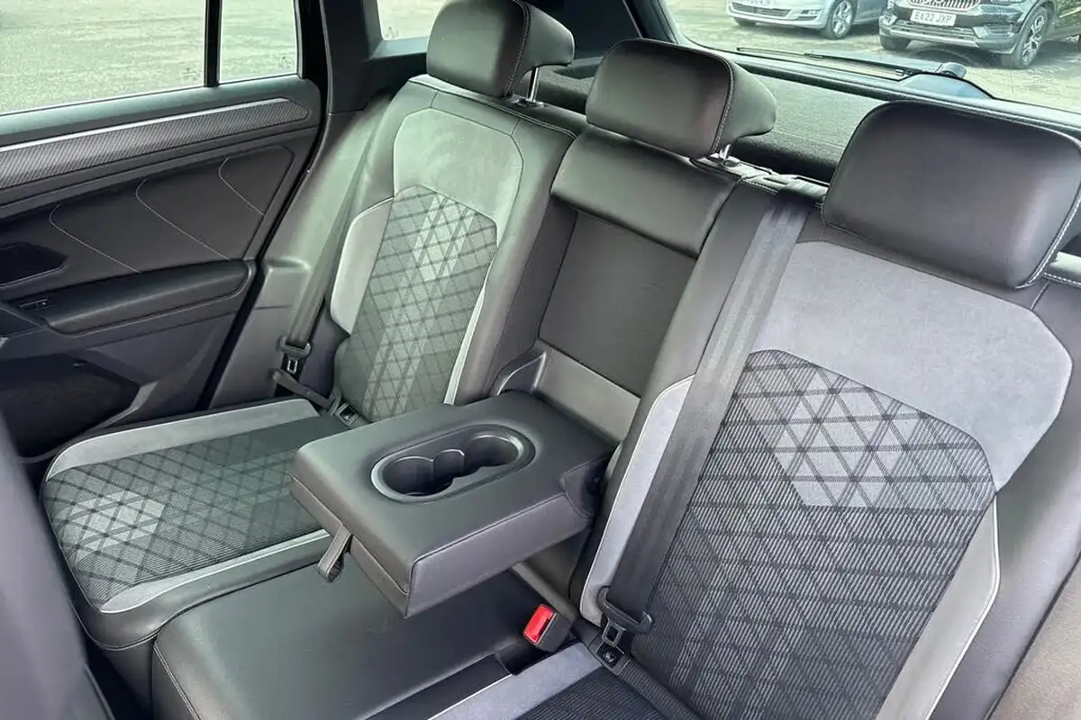 2022-volkswagen-tiguan-20tdi-r-line-200ps-4motion-big-18
