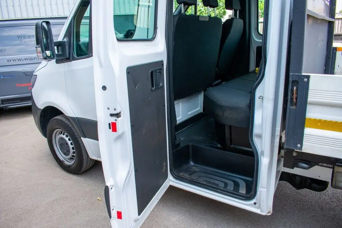 2021-mercedes-benz-sprinter-big-12