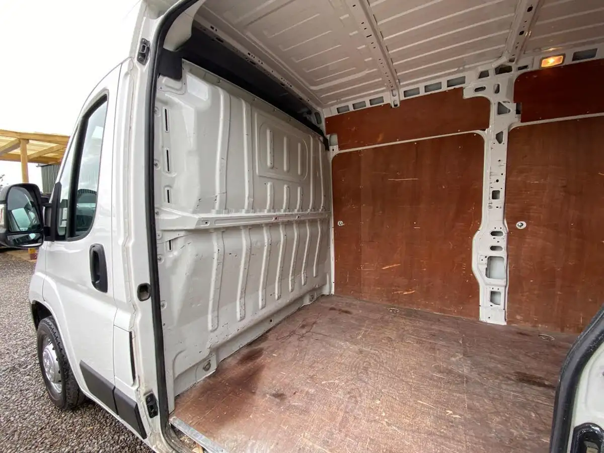 2019-peugeot-boxer-20-bluehdi-professional-335-l3-h2-big-11