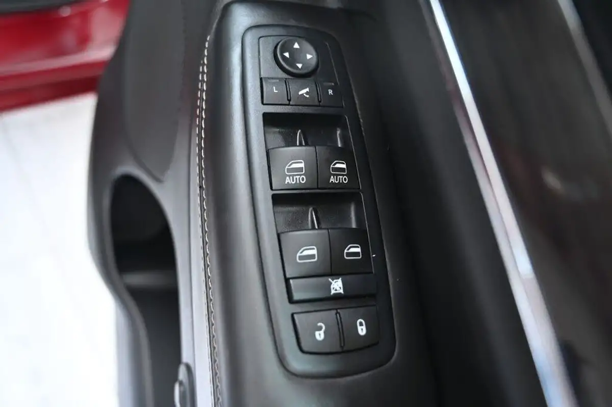 2017-jeep-grand-cherokee-30crd-overland-4x4-big-31