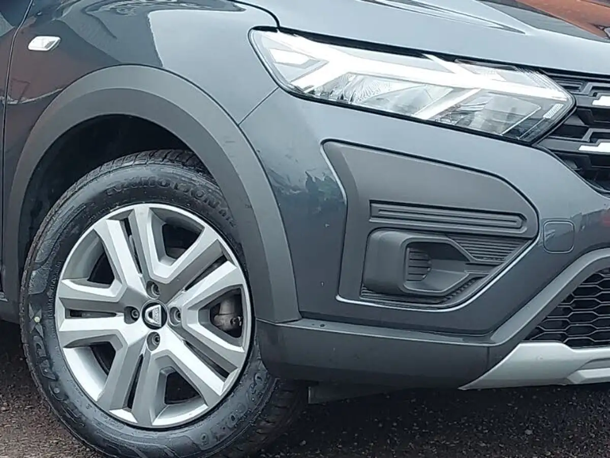 2021-dacia-sandero-stepway-10-tce-essential-90bhp-big-8