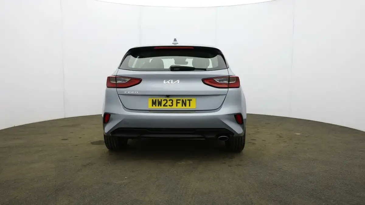 2023-kia-ceed-15-t-gdi-2-158bhp-non-adap-hatchback-big-5