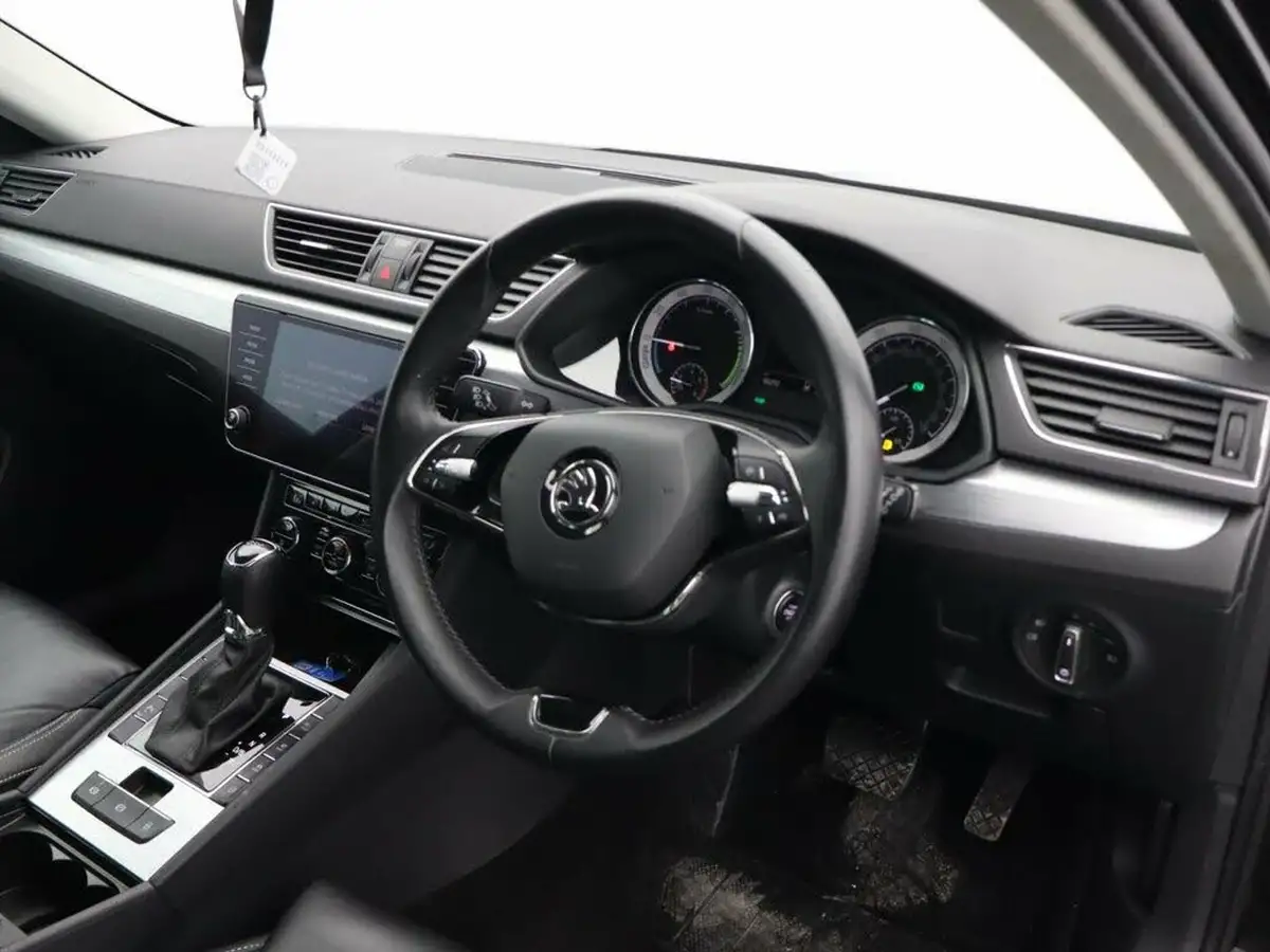 2020-skoda-superb-14-tsi-se-technology-estate-big-11