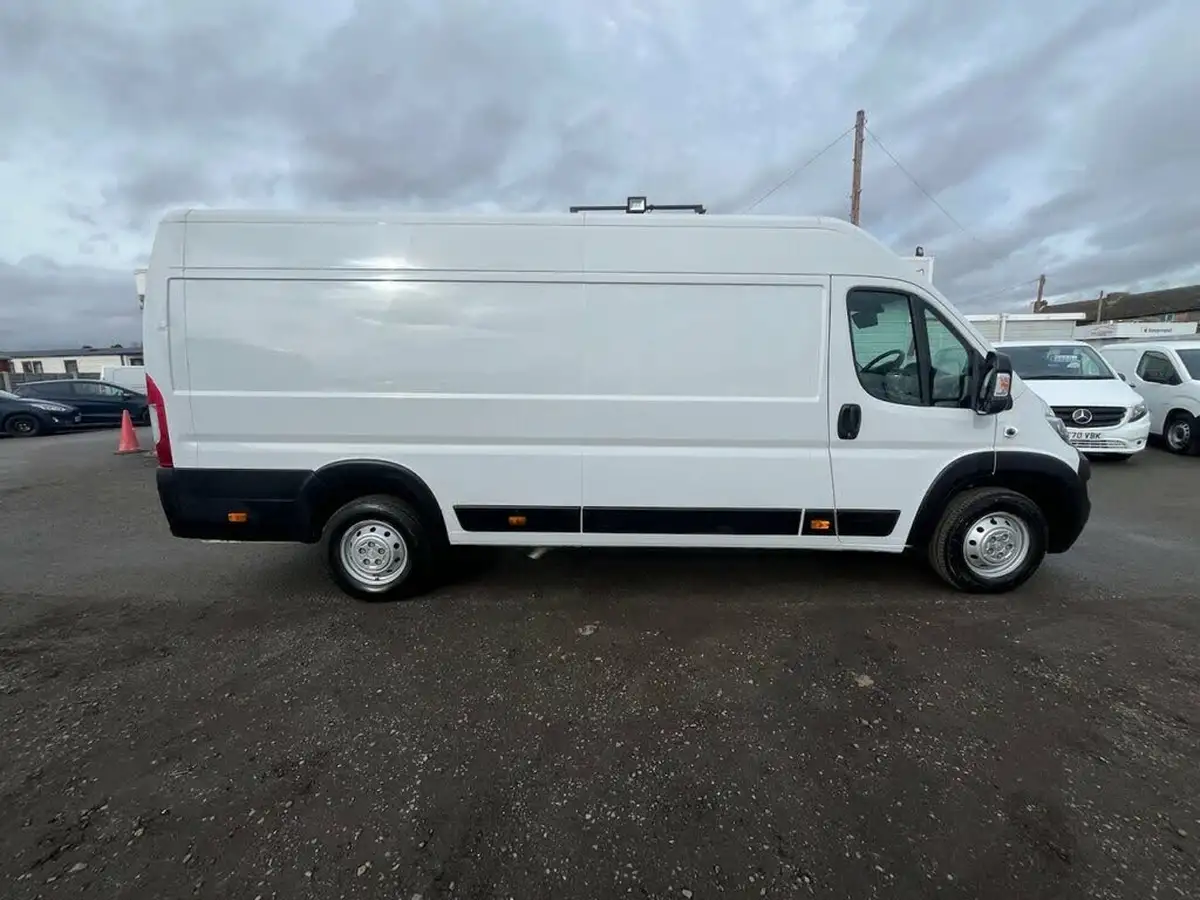 2022-citroen-relay-22bluehdi-35-l4h2-heavy-enterprise-140eu6dt-big-3