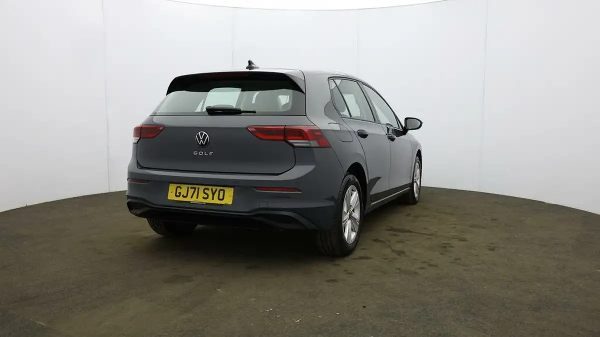 2021-volkswagen-golf-10-tsi-life-hatchback-big-52