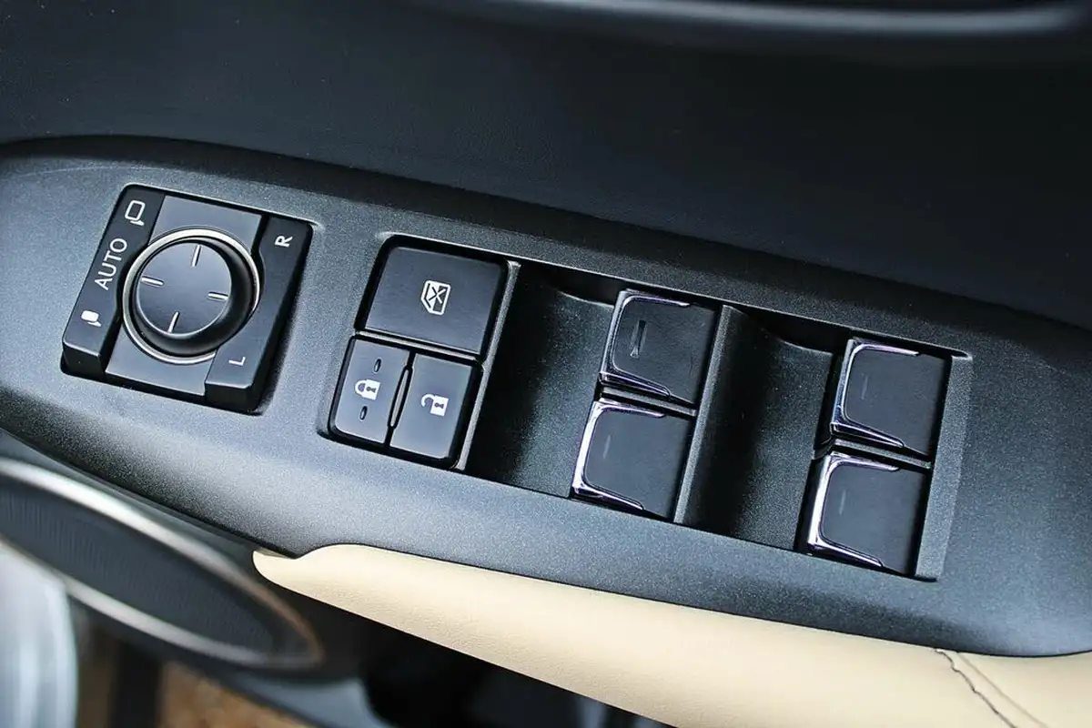 2019-lexus-nx-300h-25-takumi-sunroof-big-34