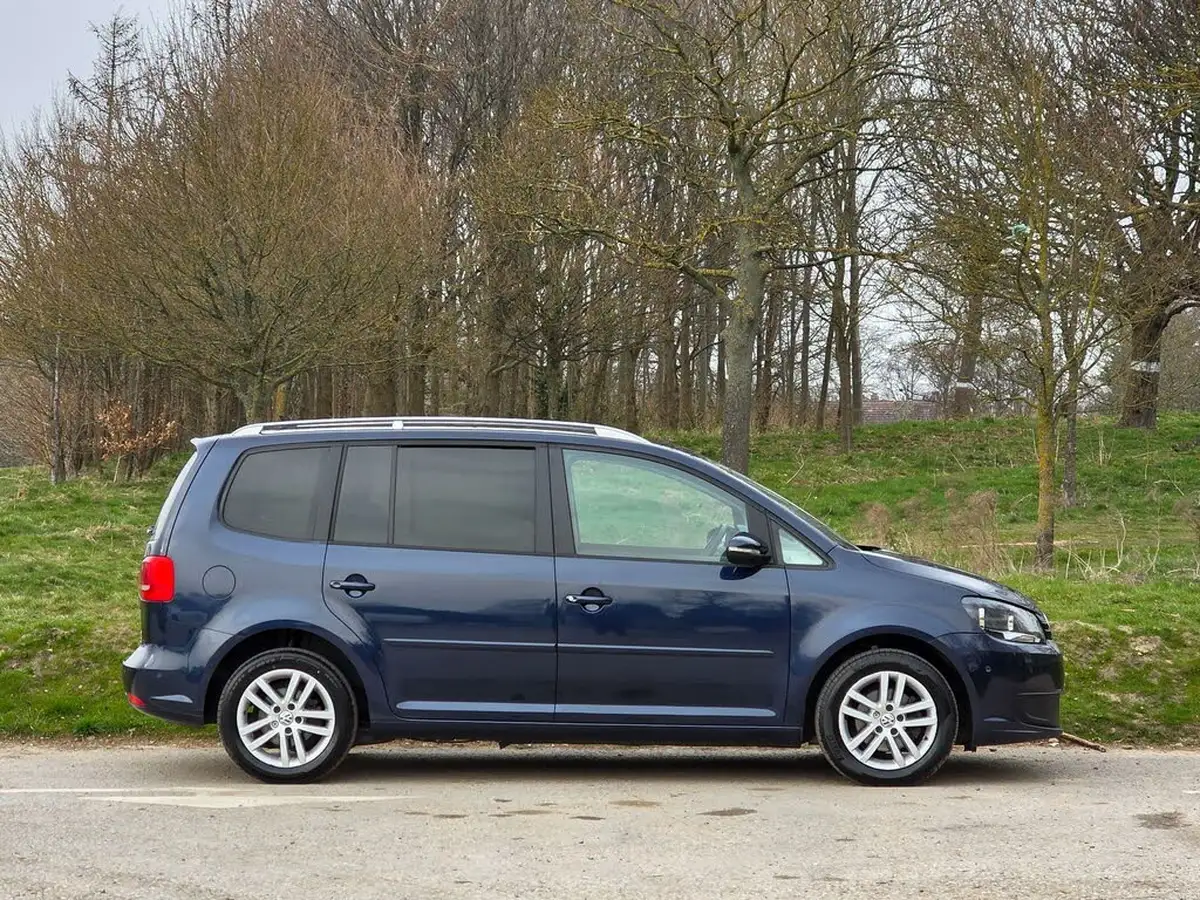 2015-volkswagen-touran-16td-se-big-7