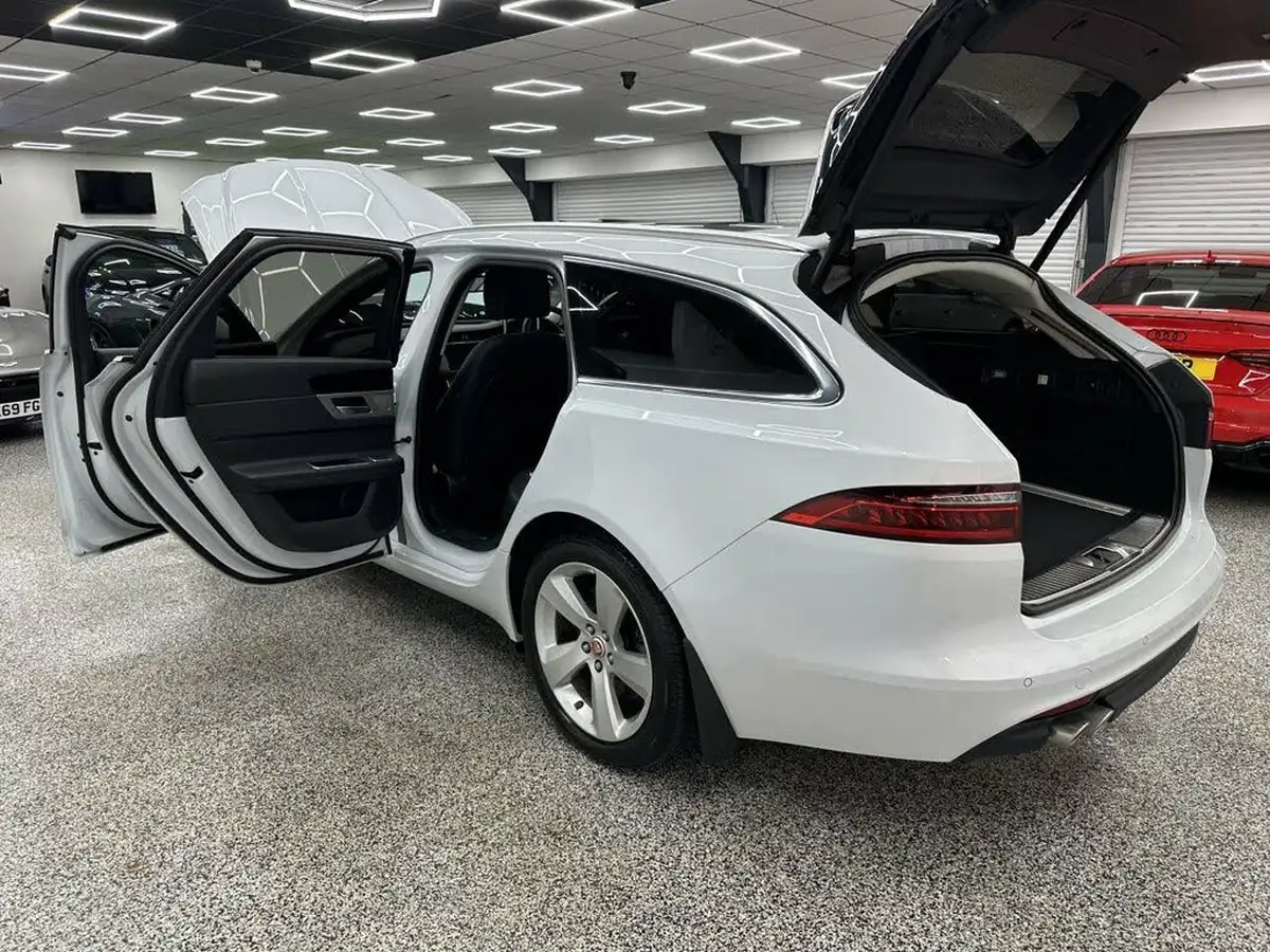 2017-jaguar-xf-20td-portfolio-180ps-sportbrake-5d-1999cc-auto-big-12