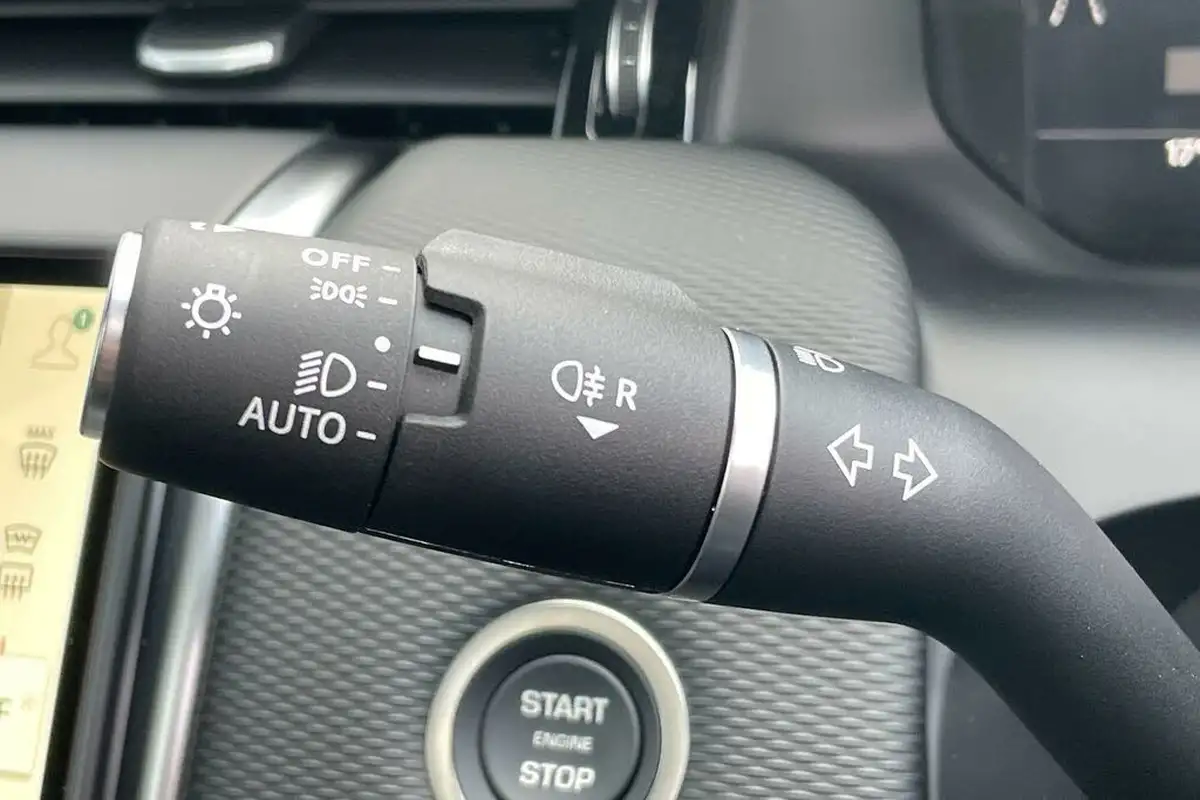 2024-land-rover-discovery-sport-15-p300e-dynamic-se-big-37
