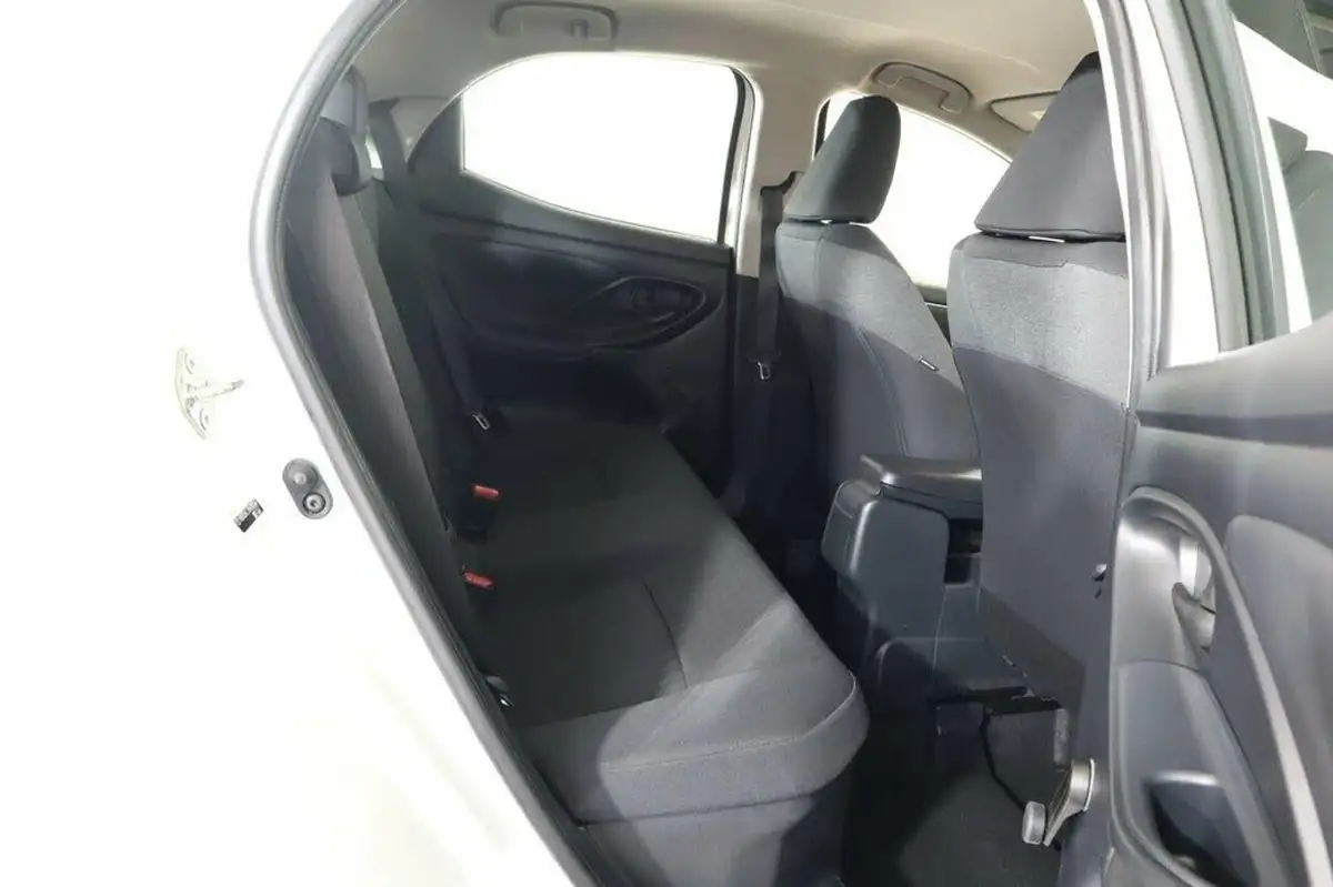2022-toyota-yaris-15-vvt-i-icon-big-11
