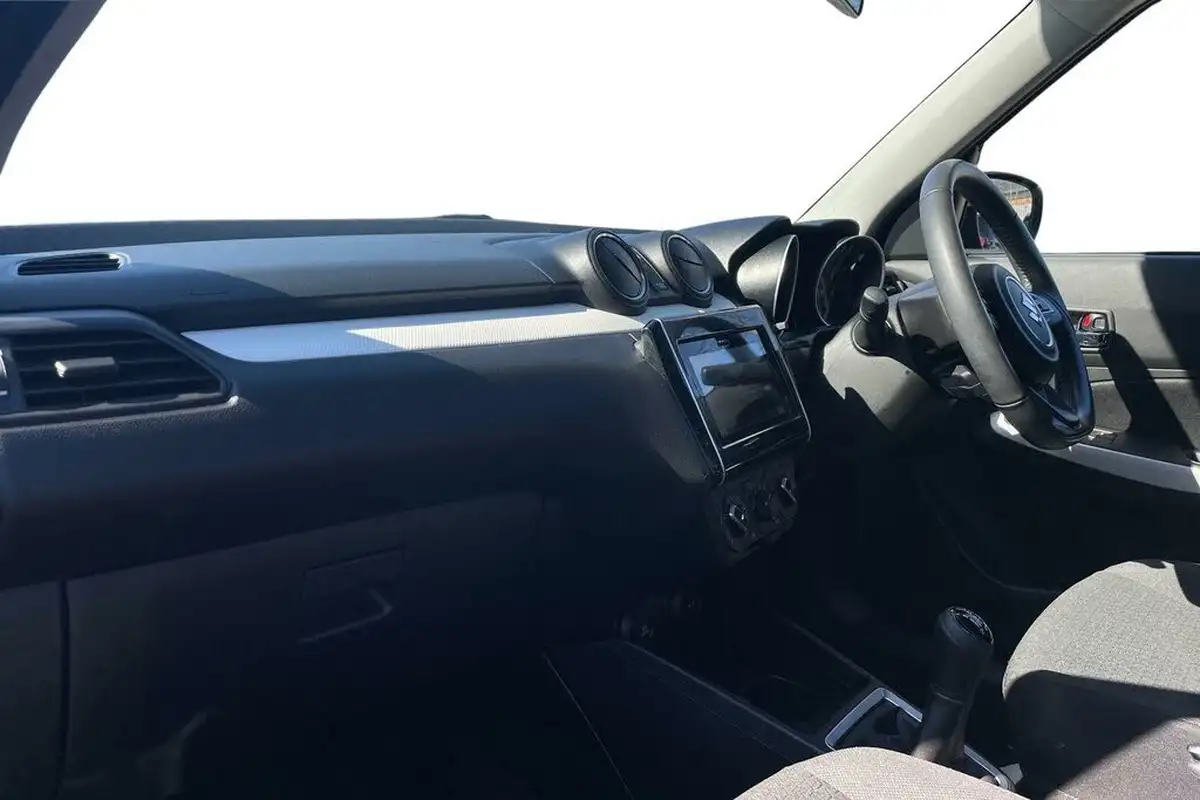 2024-suzuki-swift-12-dualjet-sz-l-big-6