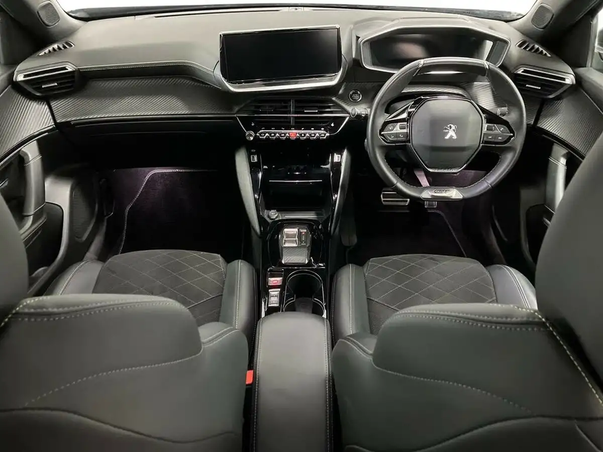 2022-peugeot-2008-suv-e-gt-premium-big-8