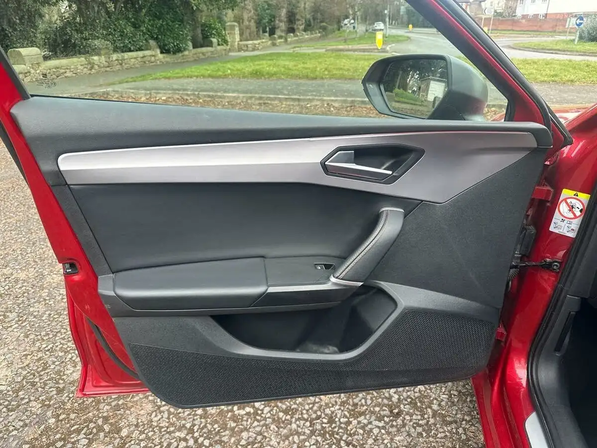 2021-seat-leon-15-etsi-fr-sport-hatchback-big-28