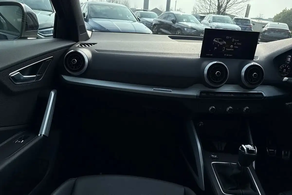 2024-audi-q2-10-30-tfsi-s-line-110ps-big-19
