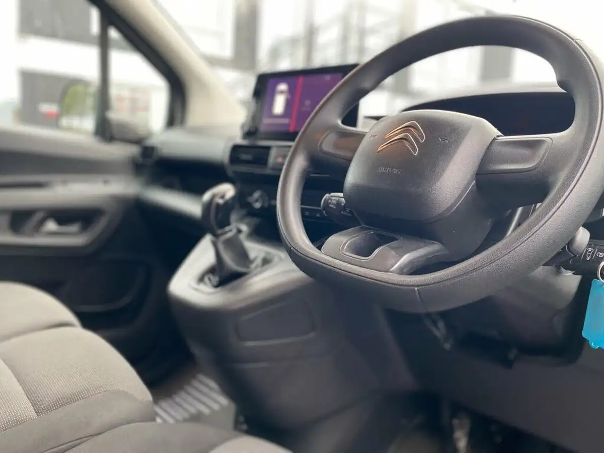 2019-citroen-berlingo-16bluehdi-1000-enterprise-big-23