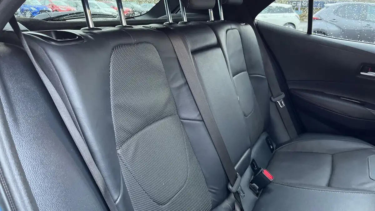 2021-toyota-corolla-18-vvt-i-excel-trk-hatchback-big-11