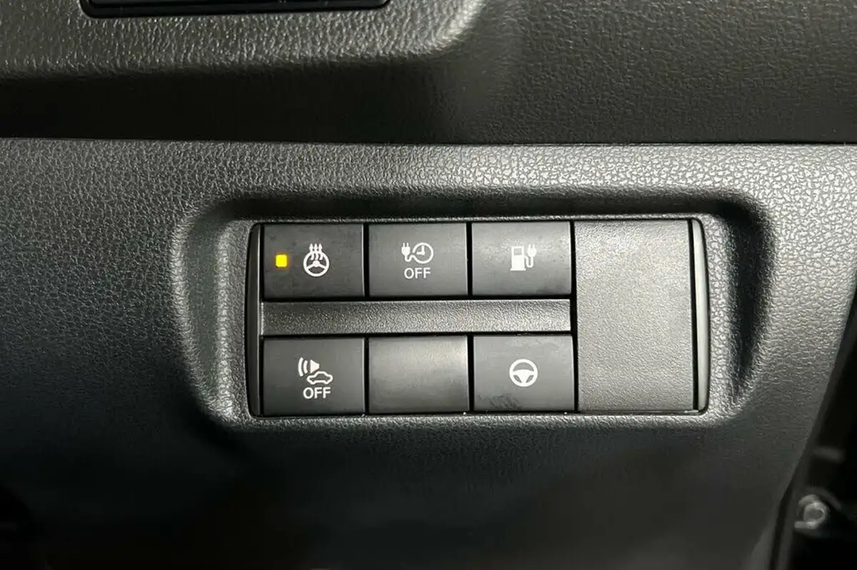 2018-nissan-leaf-e-tekna-110kw-big-31