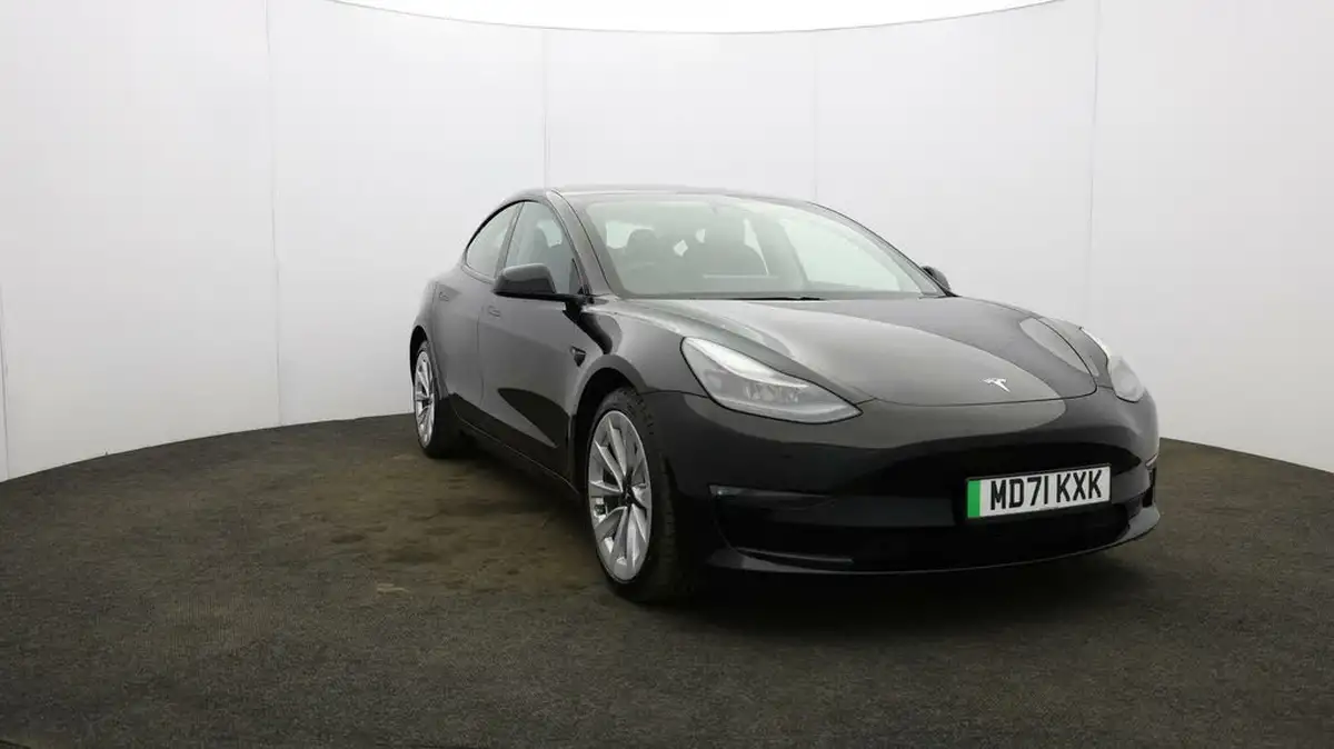 2022-tesla-model-3-e-long-range-big-37