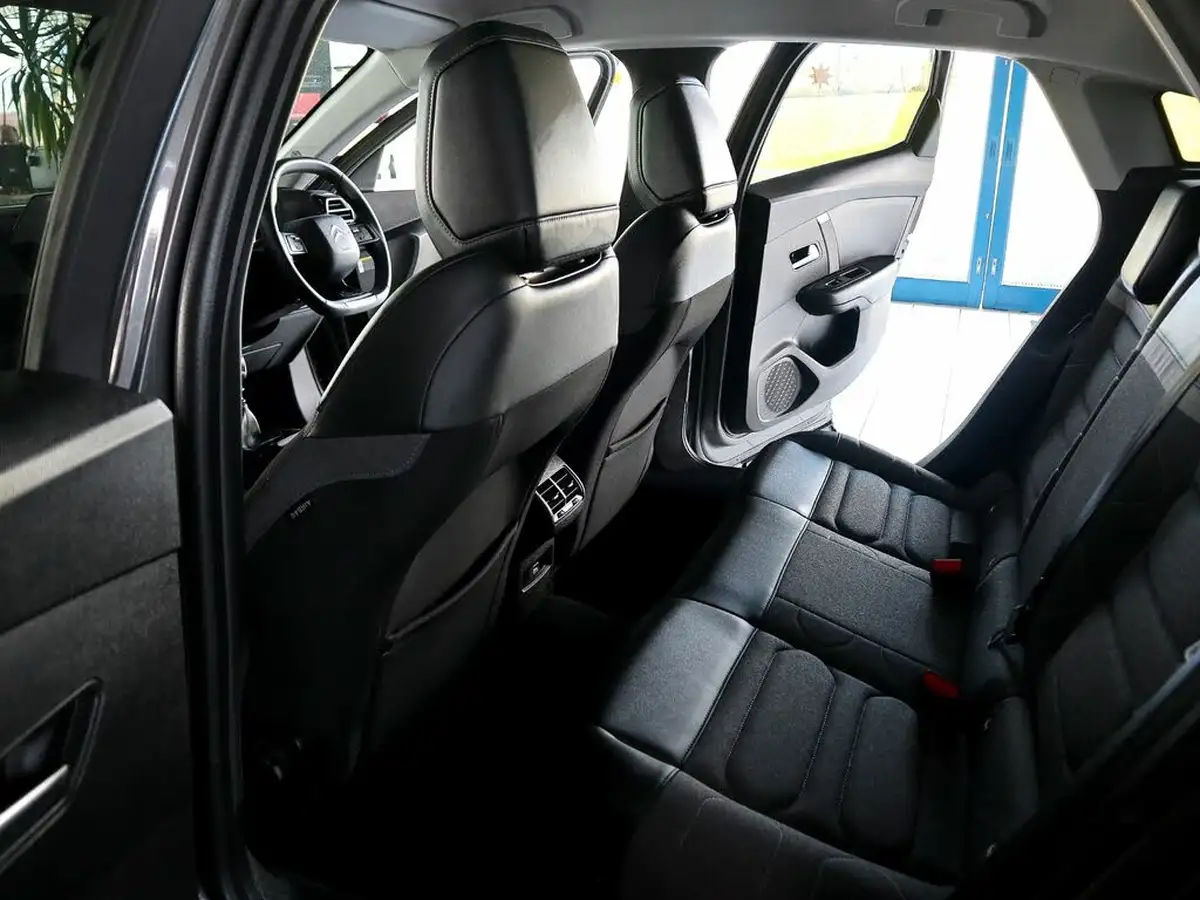 2022-citroen-c4-12-puretech-sense-plus-big-18