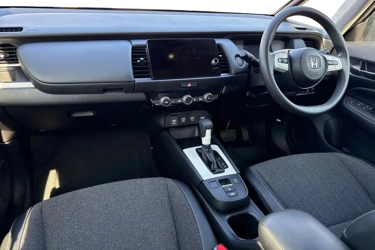 2023-honda-jazz-15-i-mmd-sr-big-1