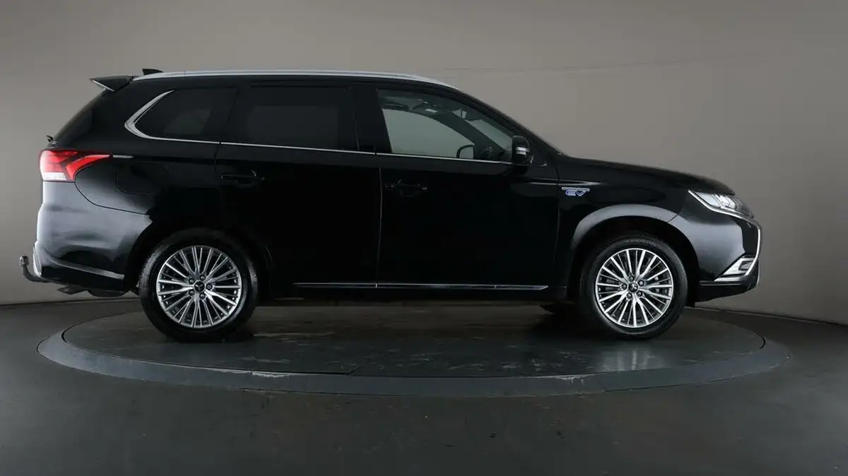 2020-mitsubishi-outlander-24-exceed-phev-big-61
