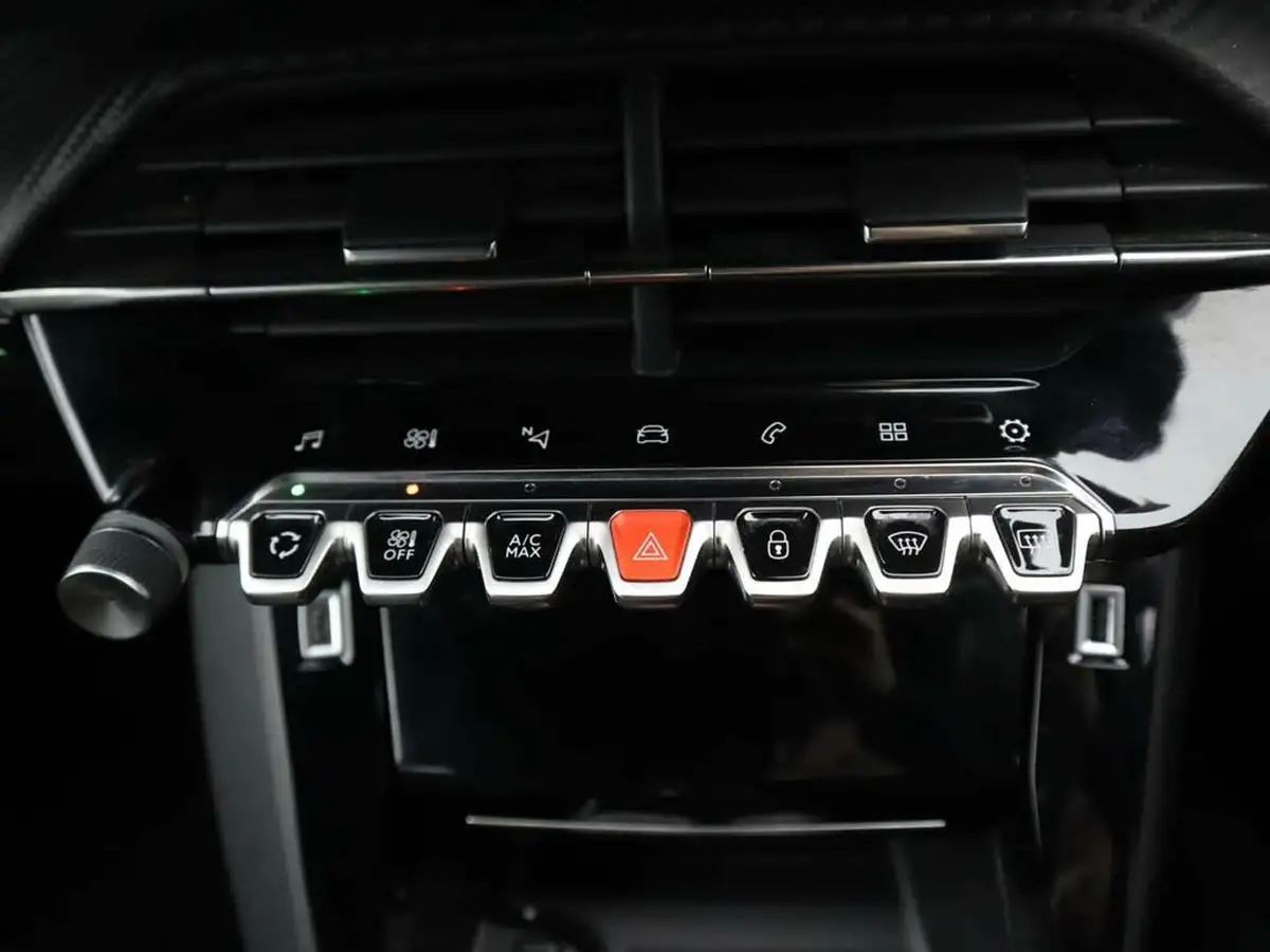 2021-peugeot-208-12-puretech-gt-100bhp-eat8-big-30