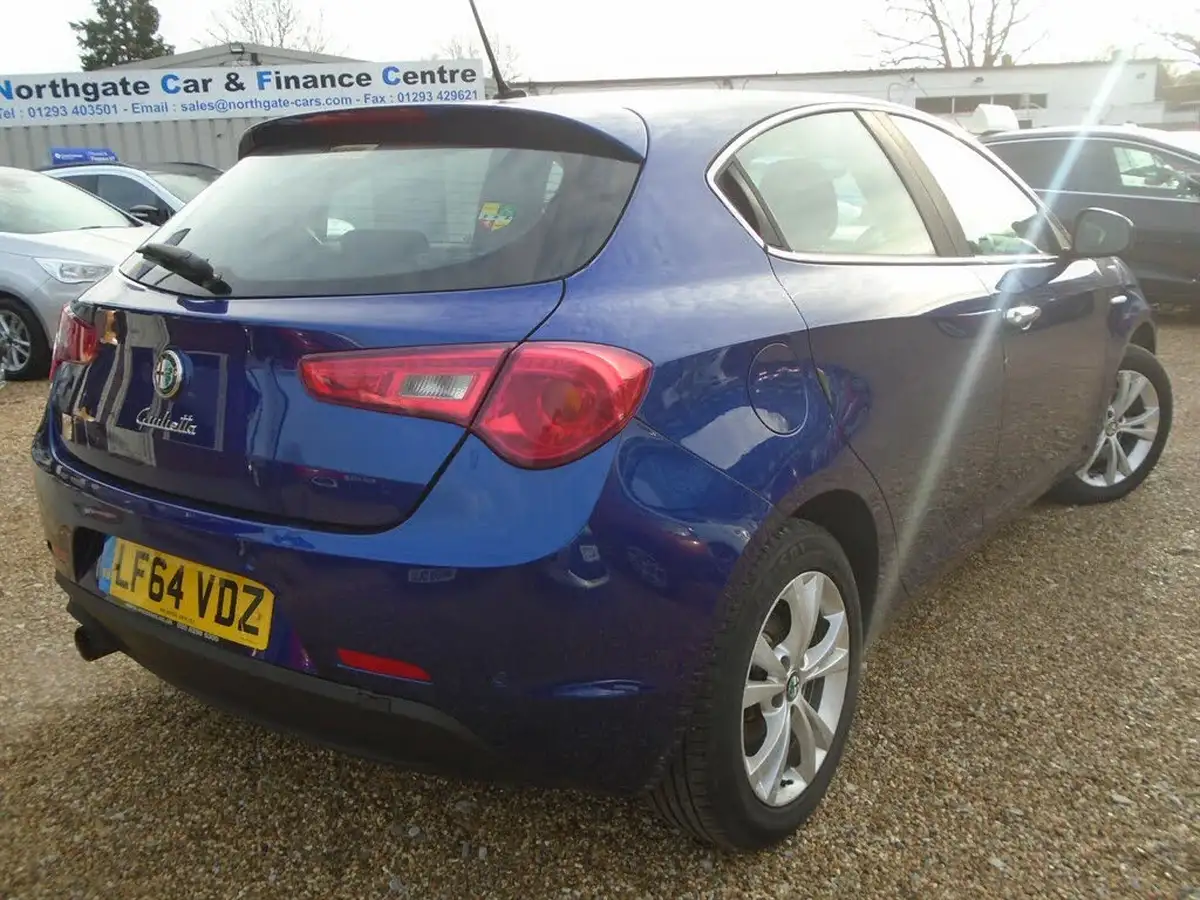 2014-alfa-romeo-giulietta-14-distinctive-multiair-170bhp-big-9