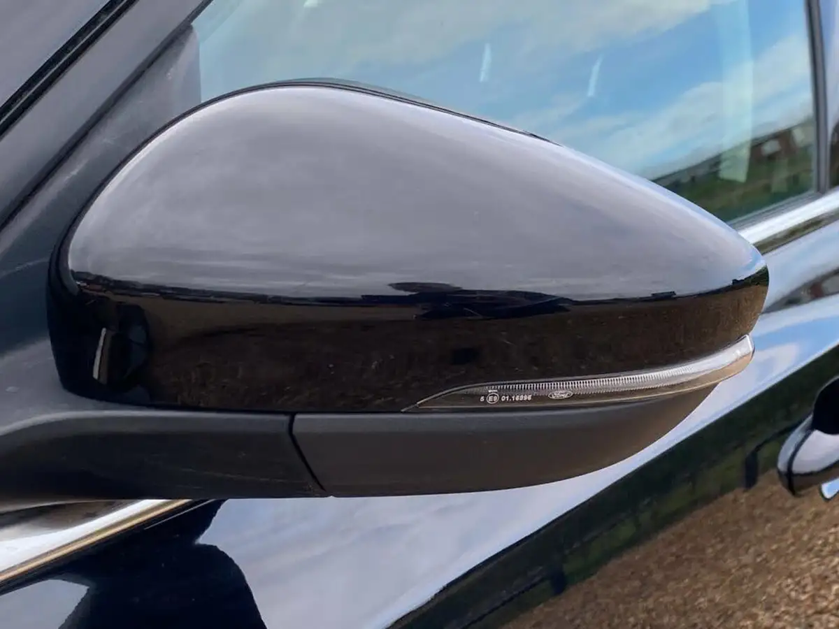 2019-ford-focus-10t-titanium-hatchback-big-17