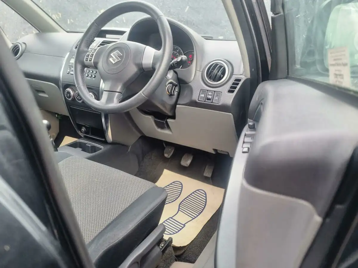 2007-suzuki-sx4-16-glx-4grip-big-32
