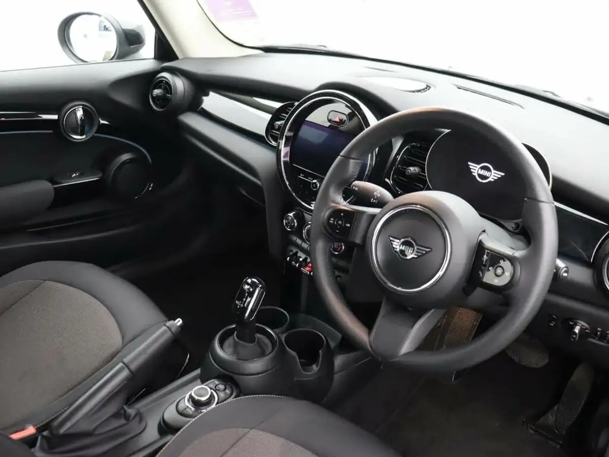 2022-mini-cooper-15-cooper-classic-hatchback-3d-auto-big-10