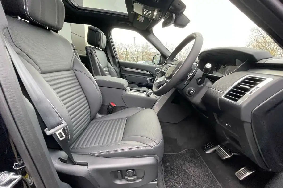 2024-land-rover-discovery-30-d350-dynamic-hse-big-8