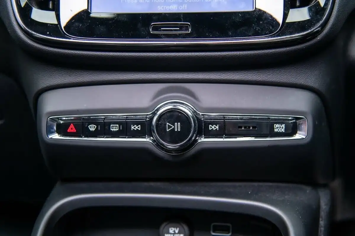2018-volvo-xc40-20td-d4-first-edition-big-32