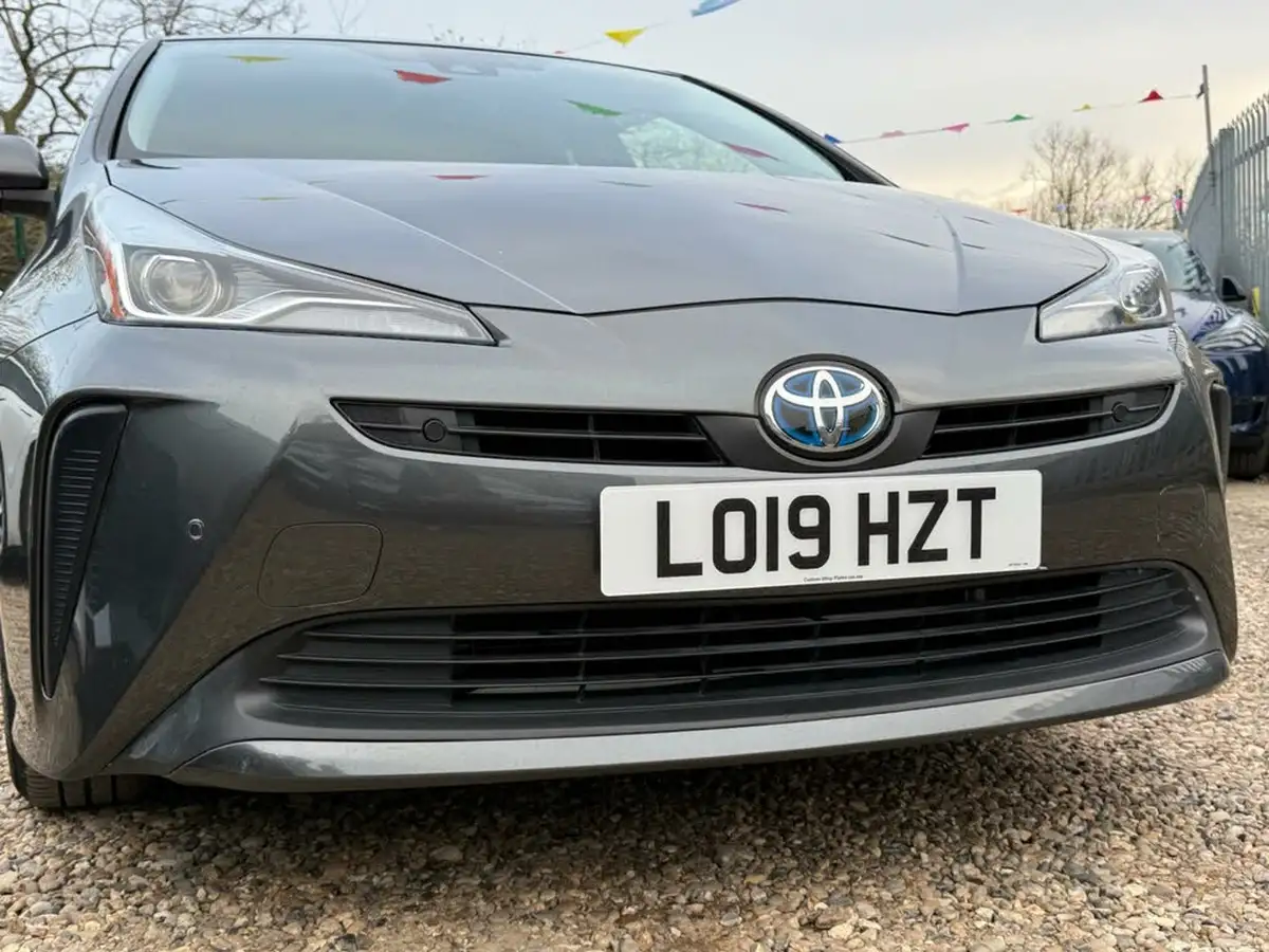 2019-toyota-prius-big-26