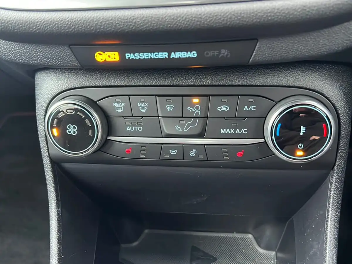 2023-ford-fiesta-big-23