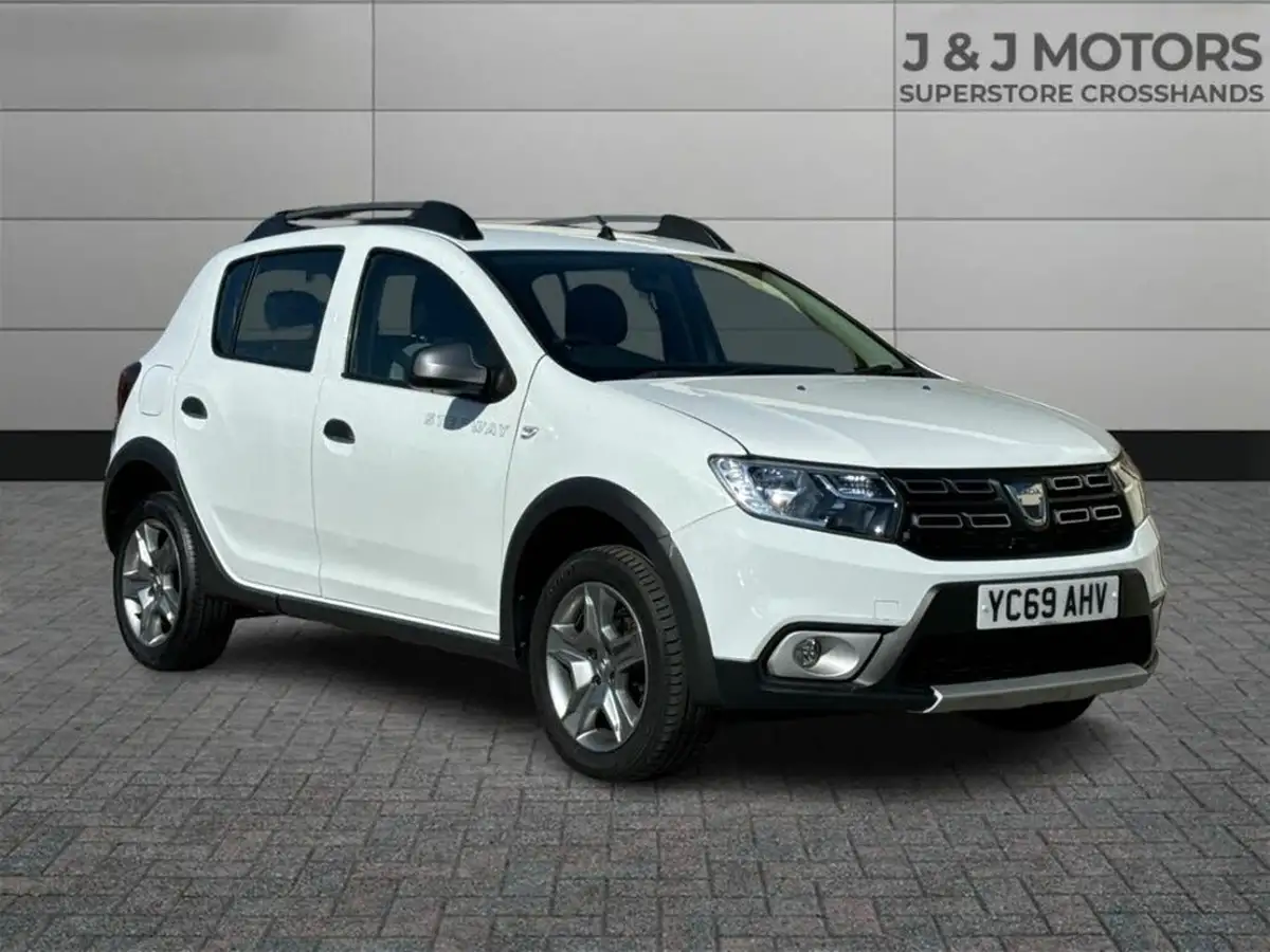 2019-dacia-sandero-stepway-09-tce-essential-big-0