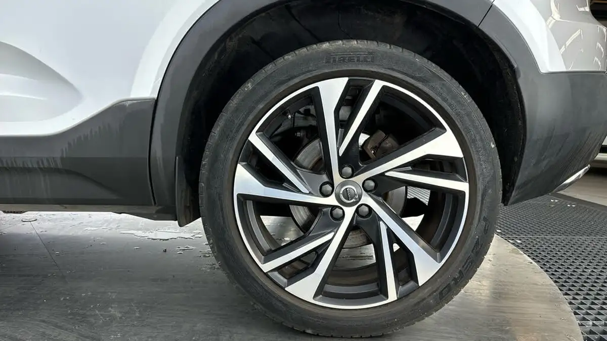 2019-volvo-xc40-20-t5-r-design-pro-big-17
