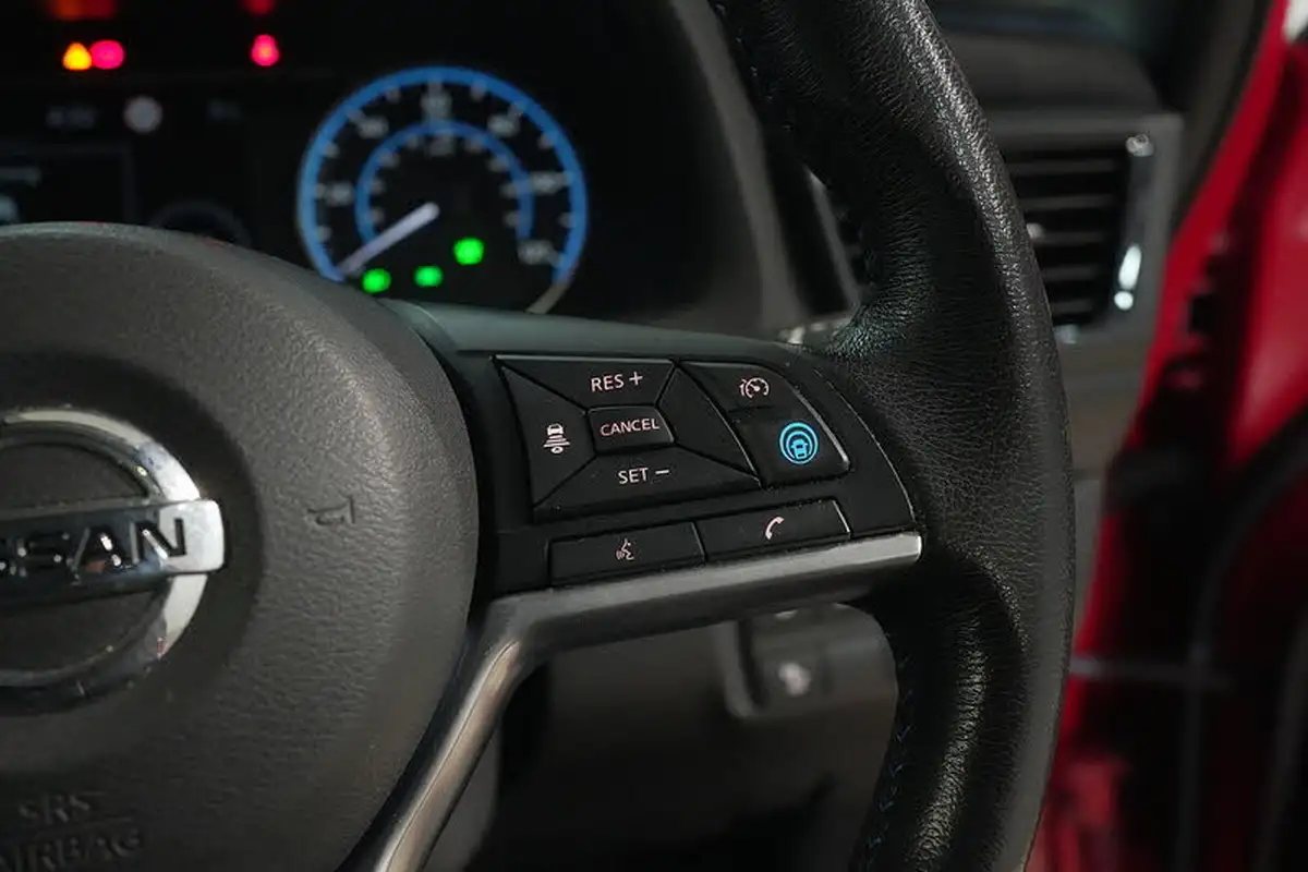 2020-nissan-leaf-e-e-tekna-big-31