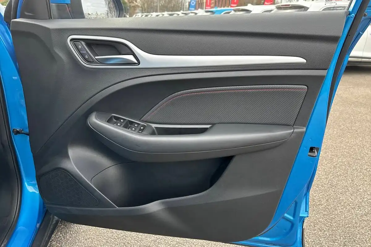 2024-mg-zs-suv-15-vti-tech-exclusive-big-19